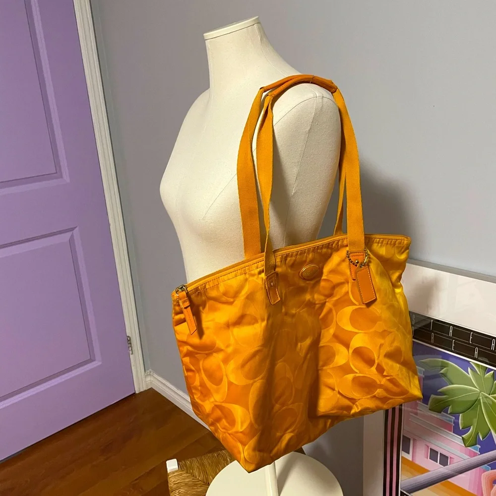 Coach bag - Picture 2 of 3